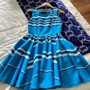 ☀️EUC Gabby Skye Party Dress Size 4